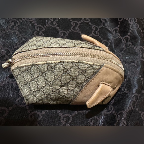 Gucci Supreme Pig Coin Pouch - Picture 6 of 11